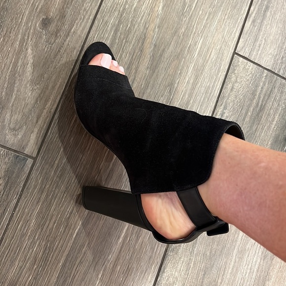 Suede peep toe heels - Picture 2 of 8